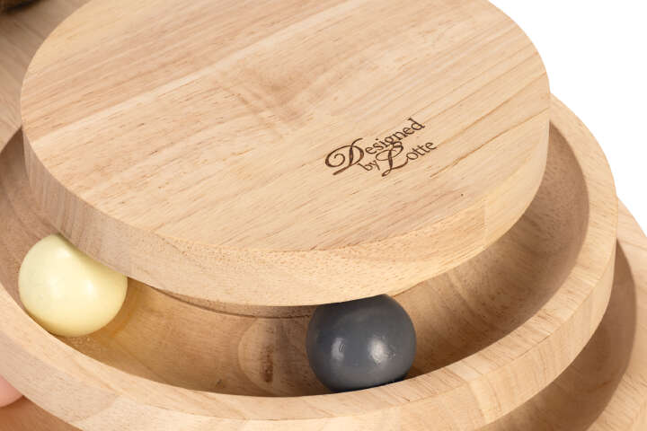 Designed by Lotte Kratzbaum "Inez"